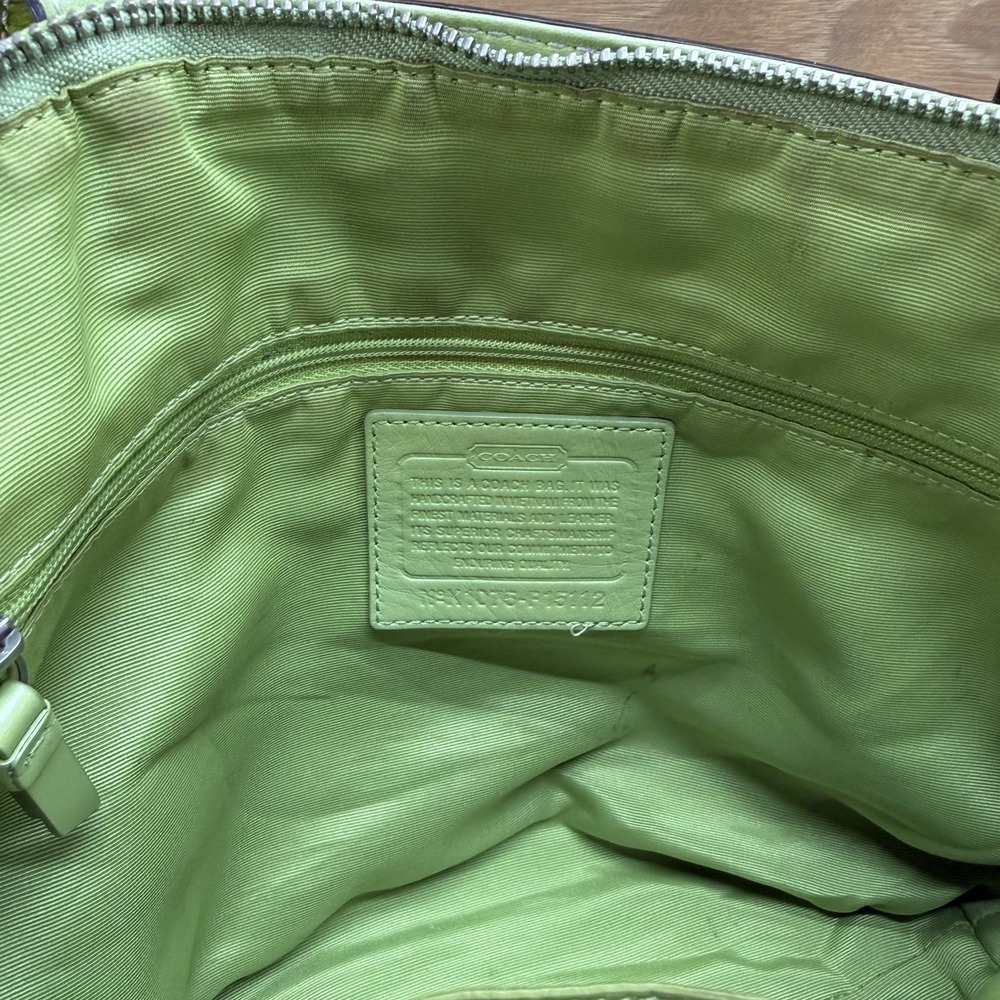 Coach Y2K Signature Stripe Kiwi Tote Zip Toe Bag - Picture 14 of 15